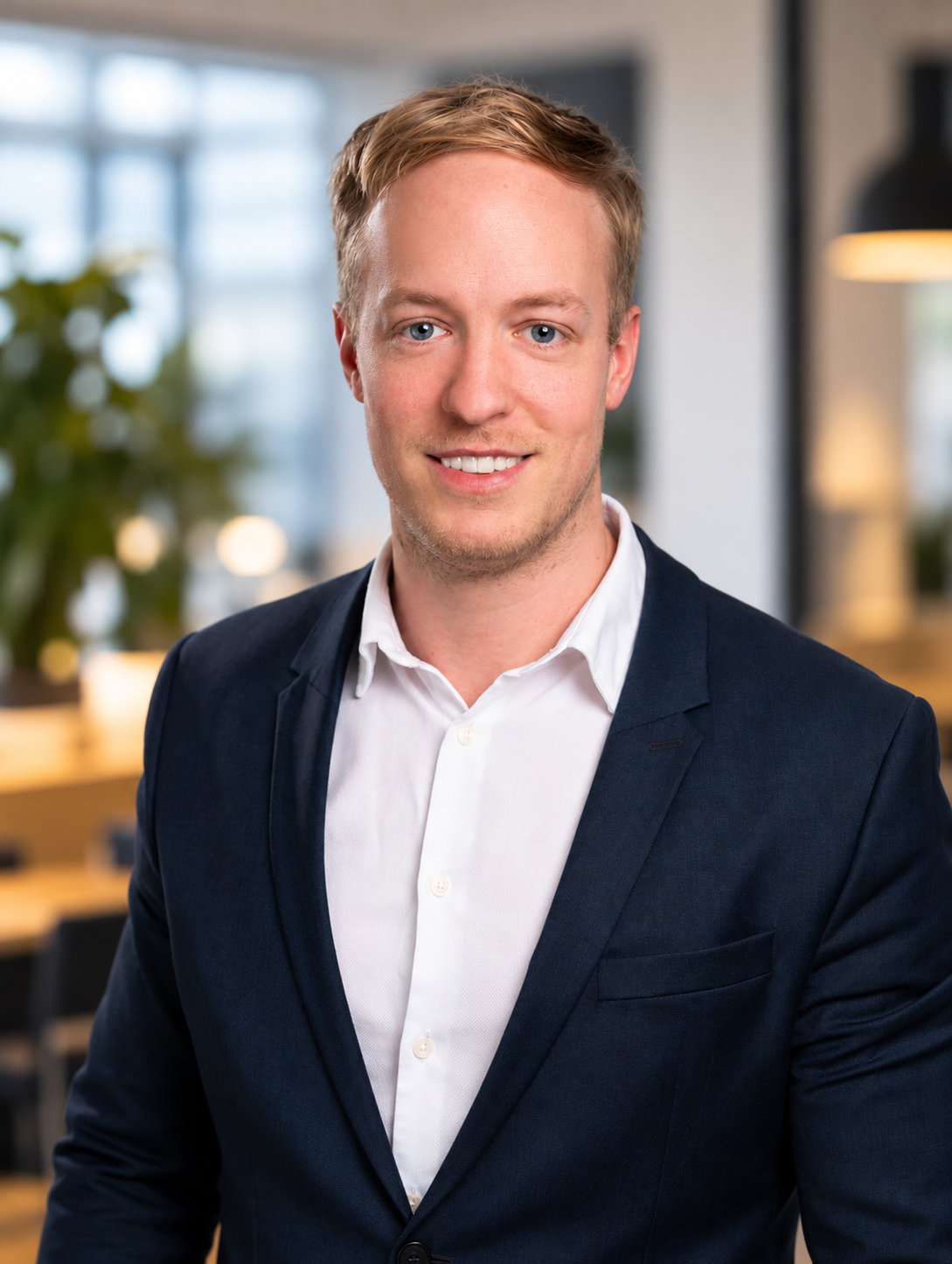 Portraitfoto von Julian Küthe